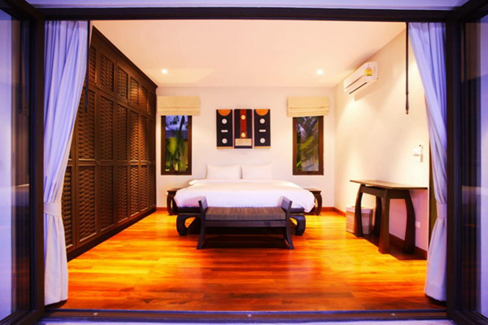 Villa Lombok By Holiplanet Rawai エクステリア 写真
